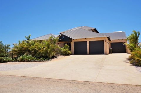 27 Corella Court - Darwin Holiday 1