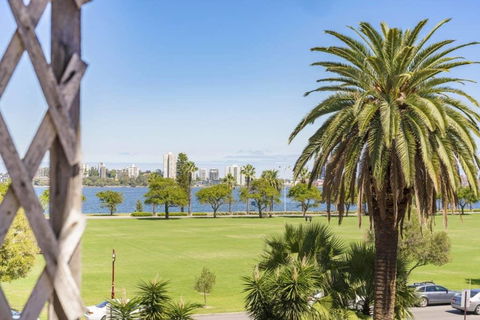 Light Bright, Quality River Views! Free Parking - Darwin Holiday 31