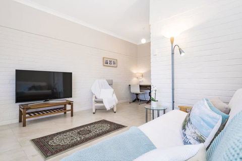 Light Bright, Quality River Views! Free Parking - Darwin Holiday 36