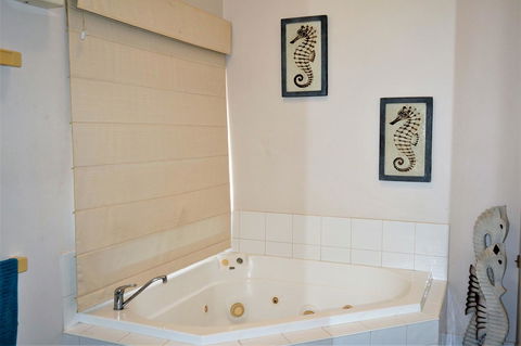 Osprey Holiday Village Unit 213 1 Bedroom - Darwin Holiday 6