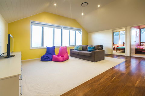 Arthouse - Darwin Holiday 21