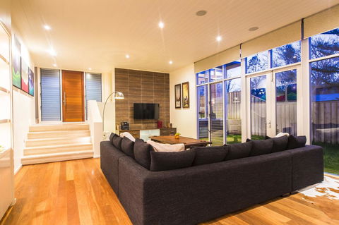 Arthouse - Darwin Holiday 3