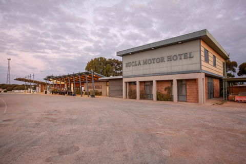 EUCLA MOTOR HOTEL - Darwin Holiday 0