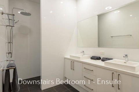 32 Corella Court - Darwin Holiday 8