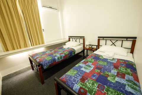Perth City YHA - Darwin Holiday 18