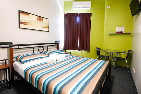 Perth City YHA - Darwin Holiday 12