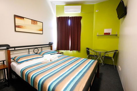 Perth City YHA - Darwin Holiday 25