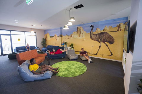 Perth City YHA - Darwin Holiday 16