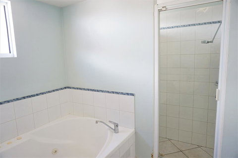 Osprey Holiday Village Unit 120 - Plenty Of Room For A Large Family - Darwin Holiday 12