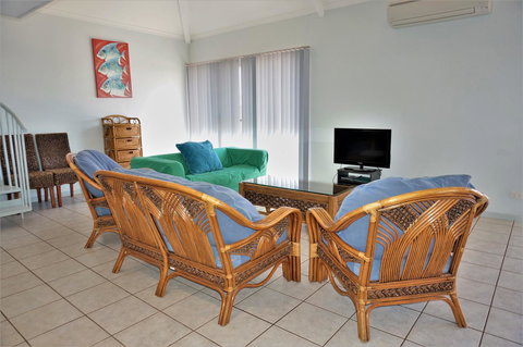 Osprey Holiday Village Unit 120 - Plenty Of Room For A Large Family - Darwin Holiday 2