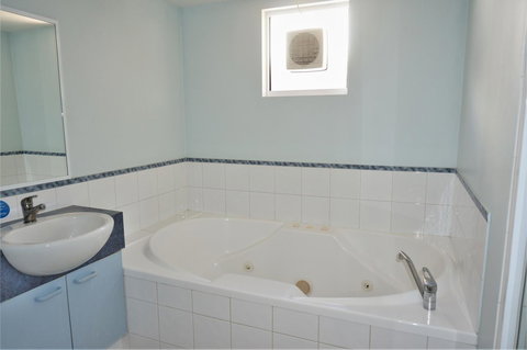 Osprey Holiday Village Unit 120 - Plenty Of Room For A Large Family - Darwin Holiday 13