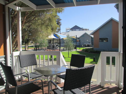 Mandurah Ocean Marina Chalets - Darwin Holiday 40