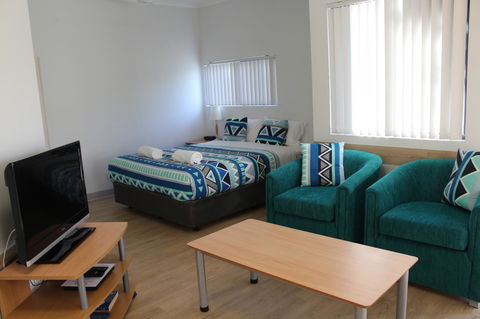 Mandurah Ocean Marina Chalets - Darwin Holiday 9