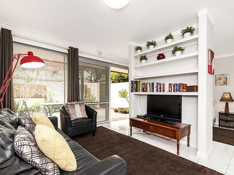 Rosalie 02 - Darwin Holiday 5