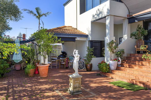 Como Executive Apartment - Darwin Holiday 16