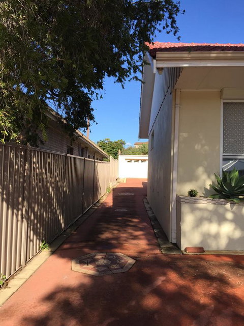 Susan Yong's Studio - Darwin Holiday 1