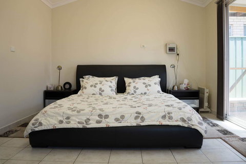 Susan Yong's Studio - Darwin Holiday 5