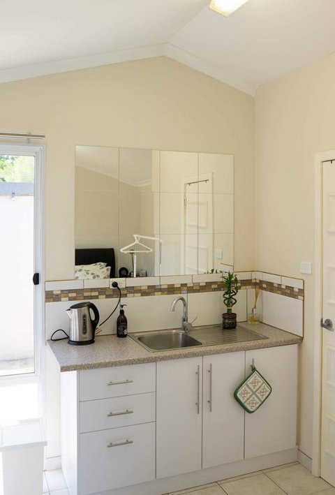 Susan Yong's Studio - Darwin Holiday 12