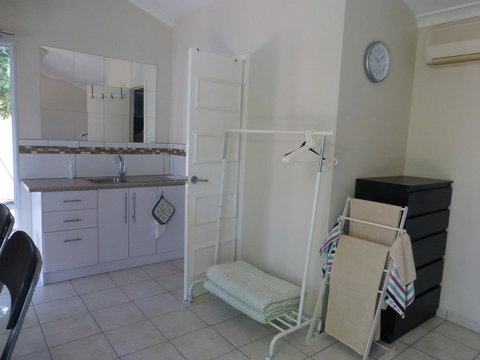 Susan Yong's Studio - Darwin Holiday 13