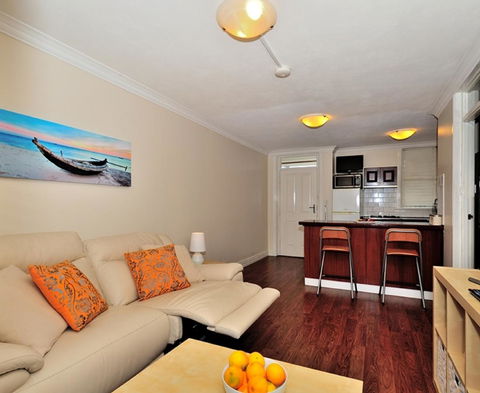 Mollies - Central Fremantle 1 Bedroom Apartment - Darwin Holiday 1