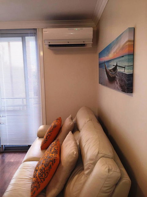 Mollies - Central Fremantle 1 Bedroom Apartment - Darwin Holiday 8