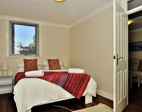 Mollies - Central Fremantle 1 Bedroom Apartment - Darwin Holiday 6