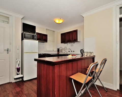 Mollies - Central Fremantle 1 Bedroom Apartment - Darwin Holiday 2