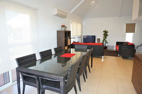 Osprey Holiday Village Unit 104 - Darwin Holiday 2
