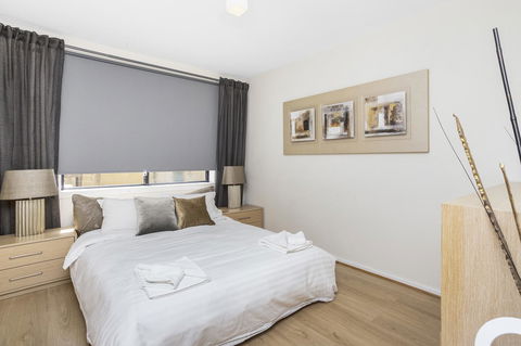 Gorgeous 26 1 Bed Designer Fitout Perfect Location - Darwin Holiday 10