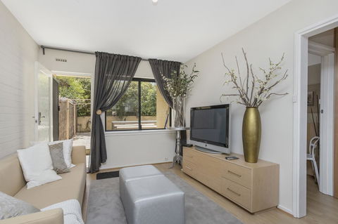 Gorgeous 26 1 Bed Designer Fitout Perfect Location - Darwin Holiday 26