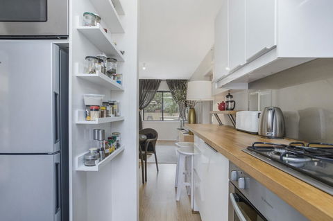 Gorgeous 26 1 Bed Designer Fitout Perfect Location - Darwin Holiday 7