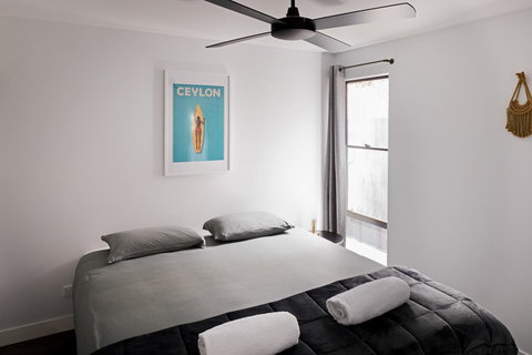 Berms And Barrels - New - Darwin Holiday 7