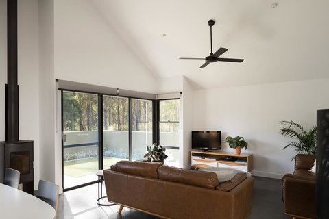 Berms And Barrels - New - Darwin Holiday 5