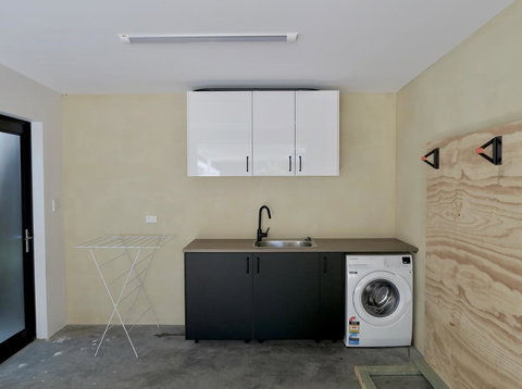 Berms And Barrels - New - Darwin Holiday 15