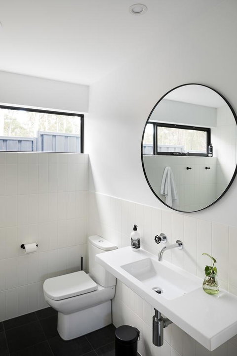 Berms And Barrels - New - Darwin Holiday 9