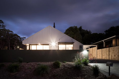 Berms And Barrels - New - Darwin Holiday 17