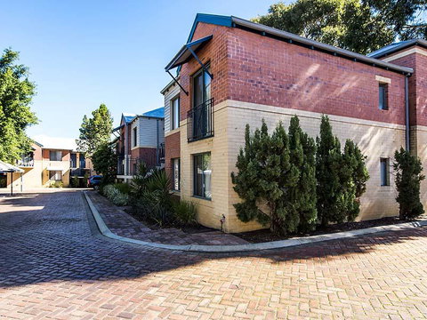 Subiaco Village 28 - Darwin Holiday 24