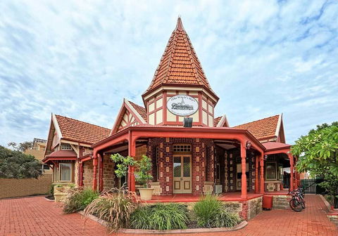 The Witch's Hat - Darwin Holiday 22