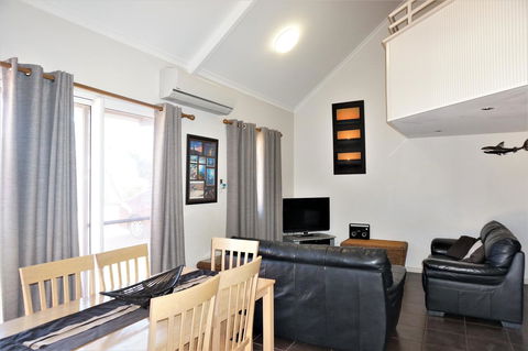 Osprey Holiday Village Unit 113 2 Bedroom - Darwin Holiday 1