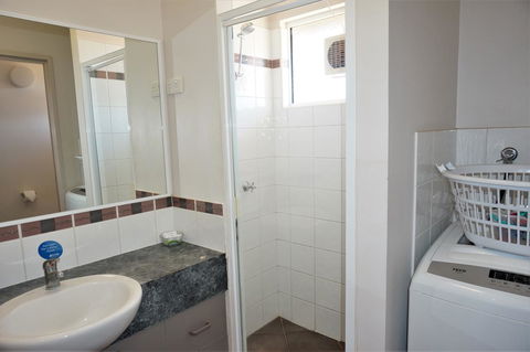 Osprey Holiday Village Unit 113 2 Bedroom - Darwin Holiday 9
