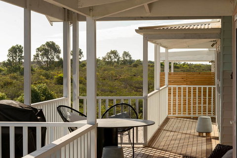 Blue Sky Escapes The Lookout Lancelin - Darwin Holiday 7