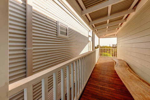 Blue Sky Escapes The Lookout Lancelin - Darwin Holiday 30