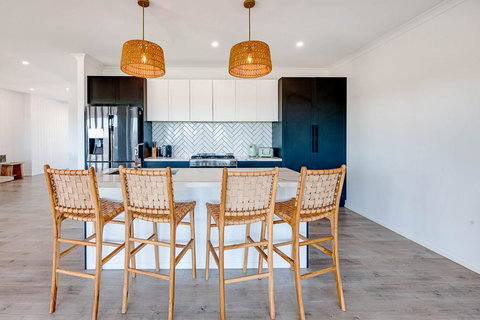 Blue Sky Escapes The Lookout Lancelin - Darwin Holiday 13