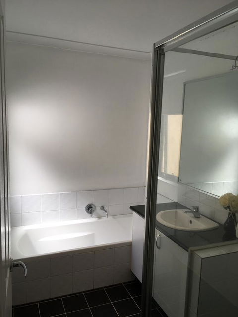 Shiraz Heights - Darwin Holiday 20