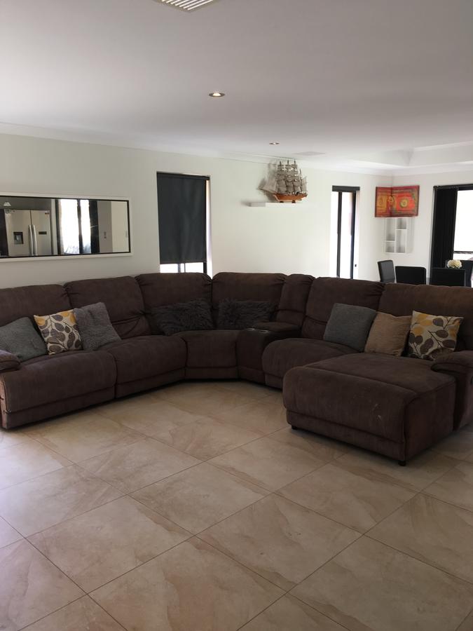 Pearsall WA Darwin Holiday