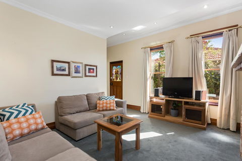100 On South Callan Apartments - Darwin Holiday 2