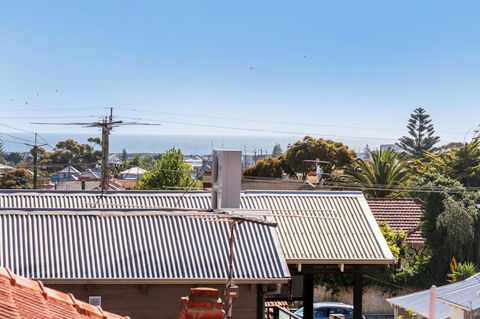 100 On South Callan Apartments - Darwin Holiday 20