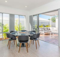 Karrinyup Waters Luxury House Rental - Darwin Holiday