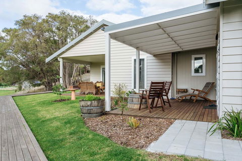Stablebase - Darwin Holiday 0