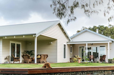 Stablebase - Darwin Holiday 1